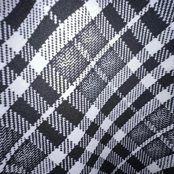 Express Black and White Short Sleeve Blouse - Picture 3 of 10